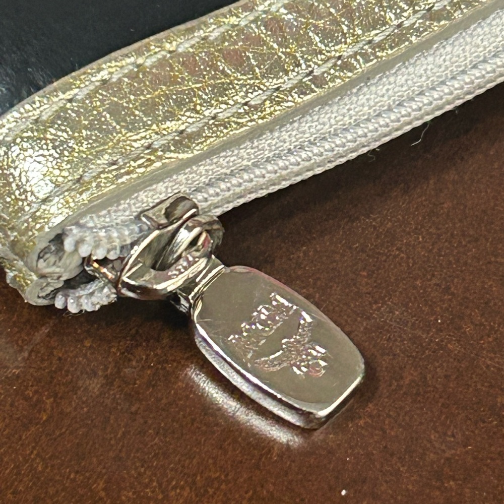 MCM Black and Silver Clutch - Picture 4 of 9